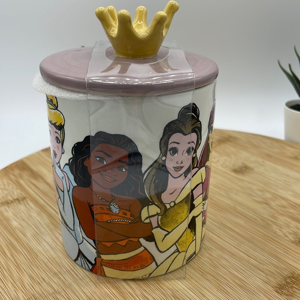 Disney 6 Princess Ceramic Mug with Crown Lid; 18 oz - Picture 5 of 10